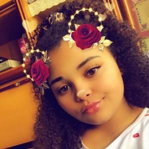 Meet your Posher, Daniela